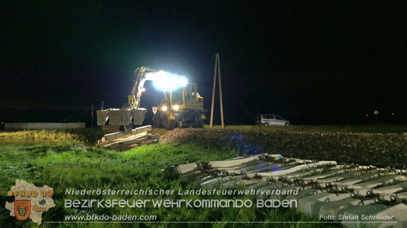 20250902_Pkw kollidiert mit Triebwagen der Aspangbahn in Günselsdorf Foto: Stefan Schneider BFKDO BADEN