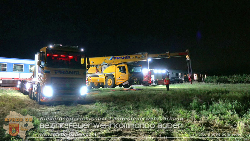 20250902_Pkw kollidiert mit Triebwagen der Aspangbahn in Günselsdorf Foto: Stefan Schneider BFKDO BADEN