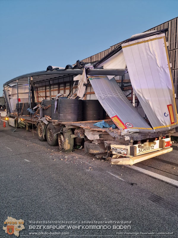 20250903_LKW-Auffahrunfall auf der A2 Bad Vöslau/Kottingbrunn RFB Wien Foto: FF Leobersdorf 20250903_LKW-Auffahrunfall auf der A2 Bad Vöslau/Kottingbrunn RFB Wien Foto: FF Leobersdorf