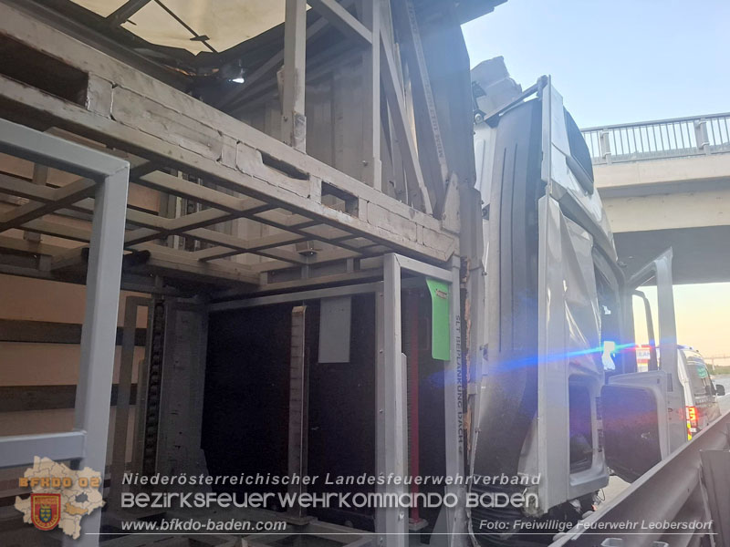 20250903_LKW-Auffahrunfall auf der A2 Bad Vöslau/Kottingbrunn RFB Wien Foto: FF Leobersdorf 20250903_LKW-Auffahrunfall auf der A2 Bad Vöslau/Kottingbrunn RFB Wien Foto: FF Leobersdorf