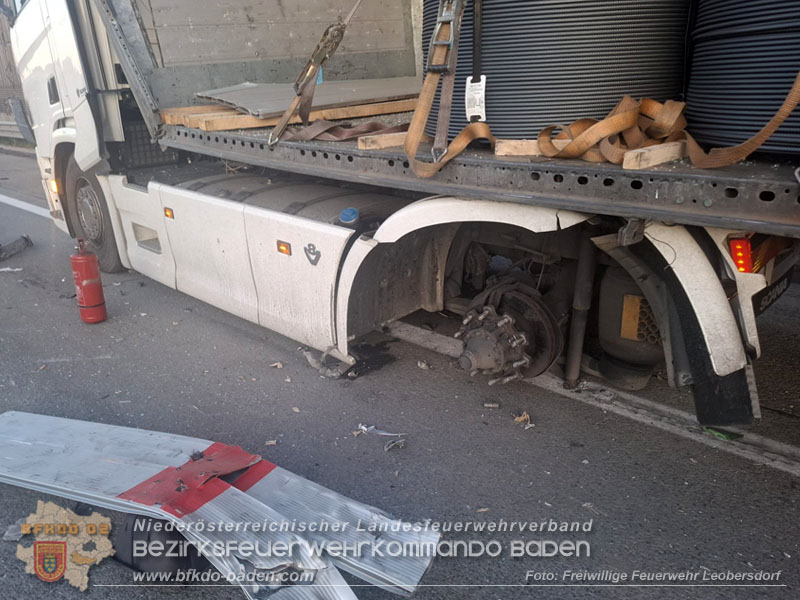 20250903_LKW-Auffahrunfall auf der A2 Bad Vöslau/Kottingbrunn RFB Wien Foto: FF Leobersdorf 20250903_LKW-Auffahrunfall auf der A2 Bad Vöslau/Kottingbrunn RFB Wien Foto: FF Leobersdorf
