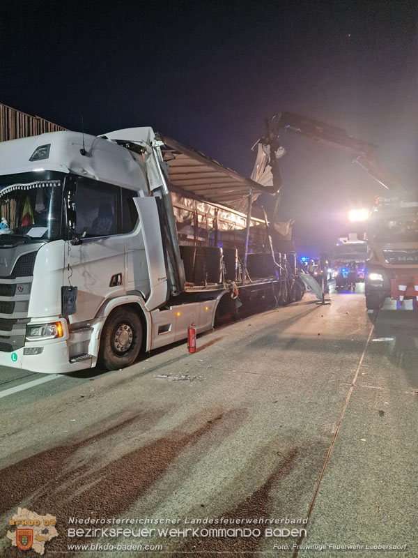 20250903_LKW-Auffahrunfall auf der A2 Bad Vöslau/Kottingbrunn RFB Wien Foto: FF Leobersdorf 20250903_LKW-Auffahrunfall auf der A2 Bad Vöslau/Kottingbrunn RFB Wien Foto: FF Leobersdorf