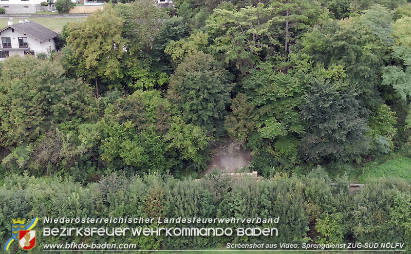 20250912_Felsblock droht auf die Geleise der Triestingtal Bahnstrecke zu stürzen - Kontrollierte Sprengung Foto: Ingo Deninger Sprenggruppe SÜD 