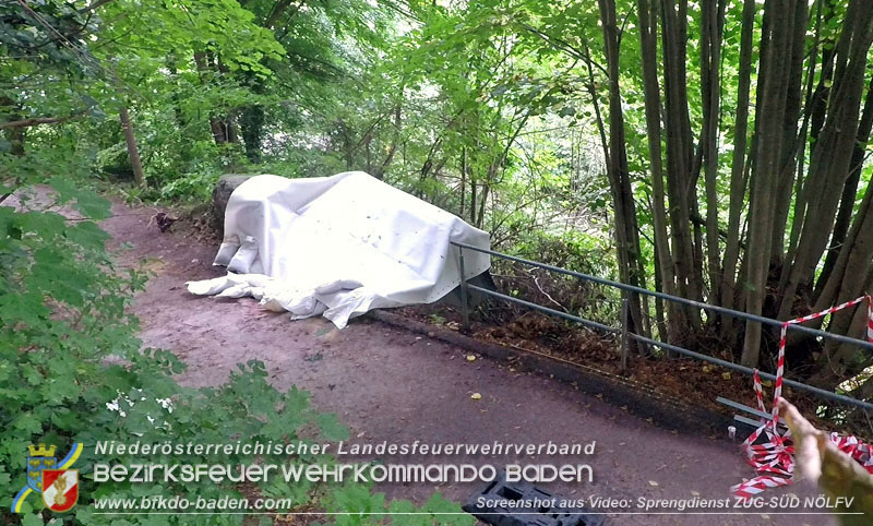 20250912_Felsblock droht auf die Geleise der Triestingtal Bahnstrecke zu stürzen - Kontrollierte Sprengung   Foto: Ingo Deninger Sprenggruppe SÜD 