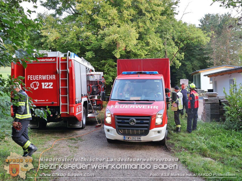 20250912_Felsblock droht auf die Geleise der Triestingtal Bahnstrecke zu stürzen - Kontrollierte Sprengung Foto: ASB ÖA Markus Hackl AFKDO Pottenstein