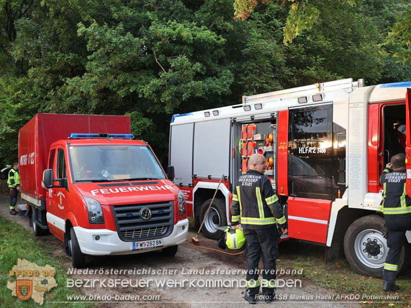 20250912_Felsblock droht auf die Geleise der Triestingtal Bahnstrecke zu stürzen - Kontrollierte Sprengung Foto: ASB ÖA Markus Hackl AFKDO Pottenstein