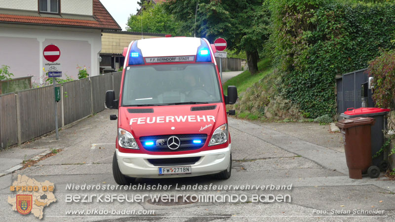 20250912_Felsblock droht auf die Geleise der Triestingtal Bahnstrecke zu stürzen - Kontrollierte Sprengung Foto: Stefan Schneider BFKDO BADEN
