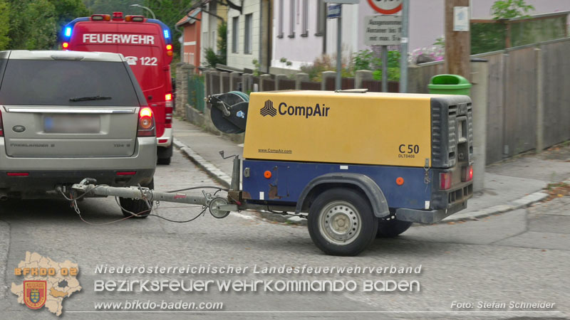 20250912_Felsblock droht auf die Geleise der Triestingtal Bahnstrecke zu stürzen - Kontrollierte Sprengung Foto: Stefan Schneider BFKDO BADEN