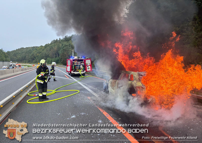 20250918_Erneuter PKW-Vollbrand auf der A21 im Baustellenbereich  Foto: FF Alland