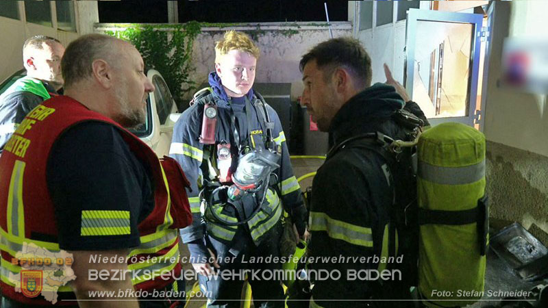 20250921_Nchtlicher Brand in Baden Ortsteil Leesdorf Foto: Stefan Schneider BFKDO BADEN