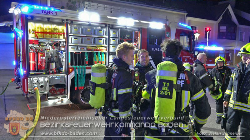 20250921_Nchtlicher Brand in Baden Ortsteil Leesdorf Foto: Stefan Schneider BFKDO BADEN