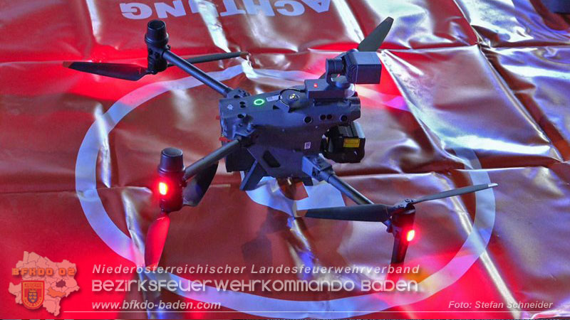 20250921_Nchtlicher Brand in Baden Ortsteil Leesdorf Foto: Stefan Schneider BFKDO BADEN