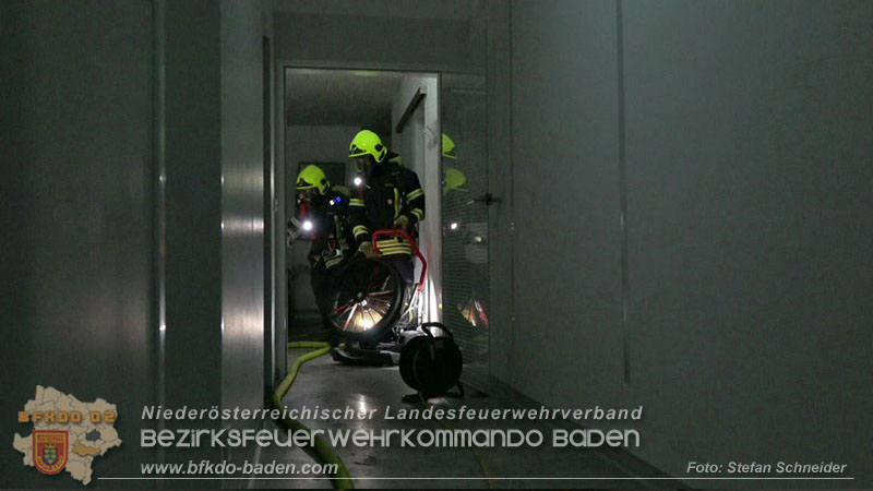 20250921_Nchtlicher Brand in Baden Ortsteil Leesdorf Foto: Stefan Schneider BFKDO BADEN
