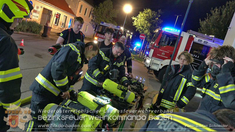 20250921_Nchtlicher Brand in Baden Ortsteil Leesdorf Foto: Stefan Schneider BFKDO BADEN