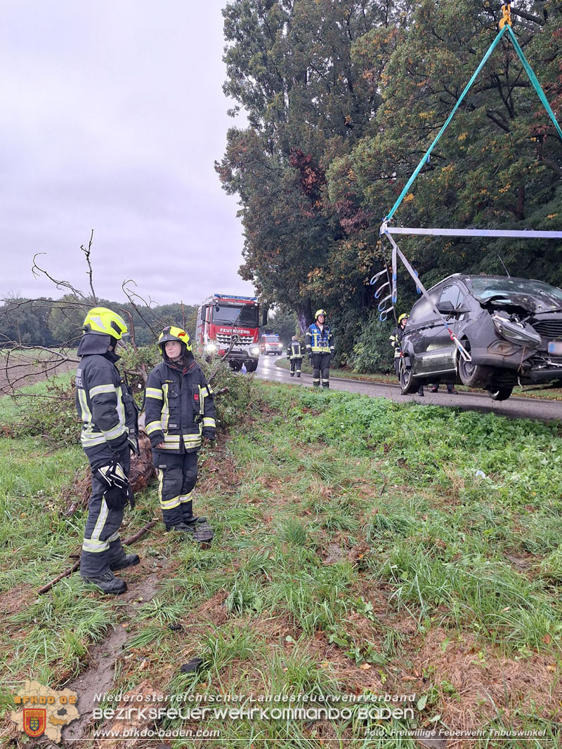 20250924_Verkehrsunfall in Tribuswinkel Leesdorferstrae Foto: FF Tribuswinkel