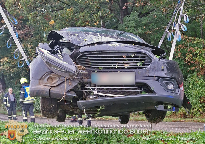 20250924_Verkehrsunfall in Tribuswinkel Leesdorferstrae Foto: FF Tribuswinkel