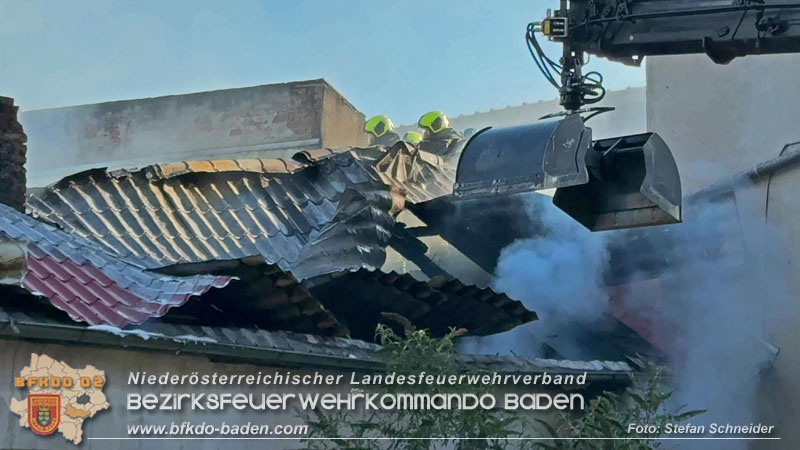 20251012_Wohnhausbrand in Schönau fordert Einsatzkräfte Foto: Stefan Schneider BFKDO BADEN 20251012_Wohnhausbrand in Schönau fordert Einsatzkräfte Foto: Stefan Schneider BFKDO BADEN 20251012_Wohnhausbrand in Schönau fordert Einsatzkräfte Foto: Stefan Schneider BFKDO BADEN 20251012_Wohnhausbrand in Schönau fordert Einsatzkräfte Foto: Stefan Schneider BFKDO BADEN
