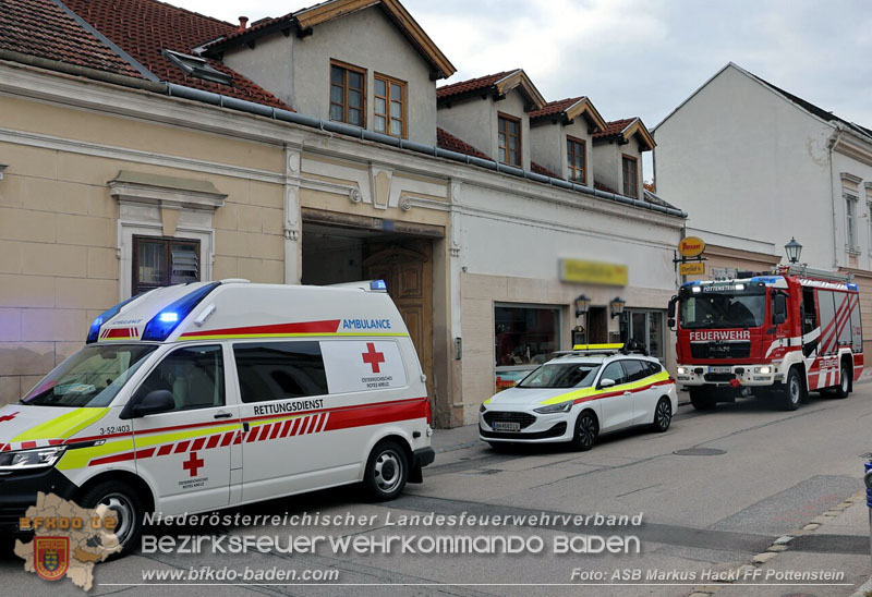 20251017_CO-Alarm in Dachgeschoßwohnung in Pottenstein Foto: ASB Markus Hackl FF Pottenstein 20251017_CO-Alarm in Dachgeschoßwohnung in Pottenstein Foto: ASB Markus Hackl FF Pottenstein