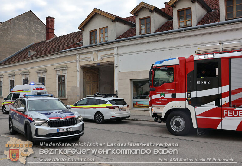 20251017_CO-Alarm in Dachgeschoßwohnung in Pottenstein Foto: ASB Markus Hackl FF Pottenstein 20251017_CO-Alarm in Dachgeschoßwohnung in Pottenstein Foto: ASB Markus Hackl FF Pottenstein