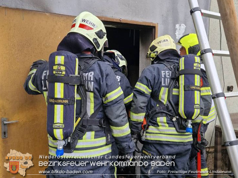 20251026_Gebäudebrand in Lindabrunn Foto: FF Lindabrunn 20251026_Gebäudebrand in Lindabrunn Foto: FF Lindabrunn