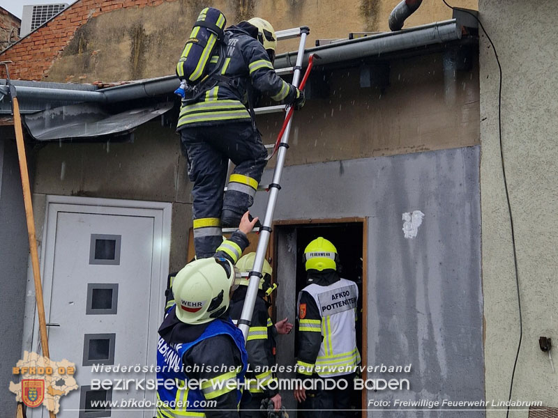 20251026_Gebäudebrand in Lindabrunn Foto: FF Lindabrunn 20251026_Gebäudebrand in Lindabrunn Foto: FF Lindabrunn