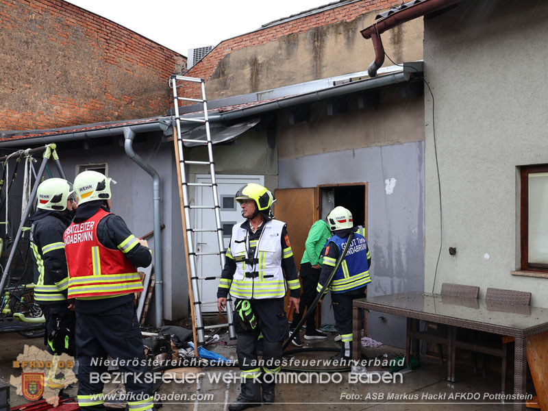 20251026_Gebäudebrand in Lindabrunn Foto: ASB Markus Hackl 20251026_Gebäudebrand in Lindabrunn Foto: ASB Markus Hackl