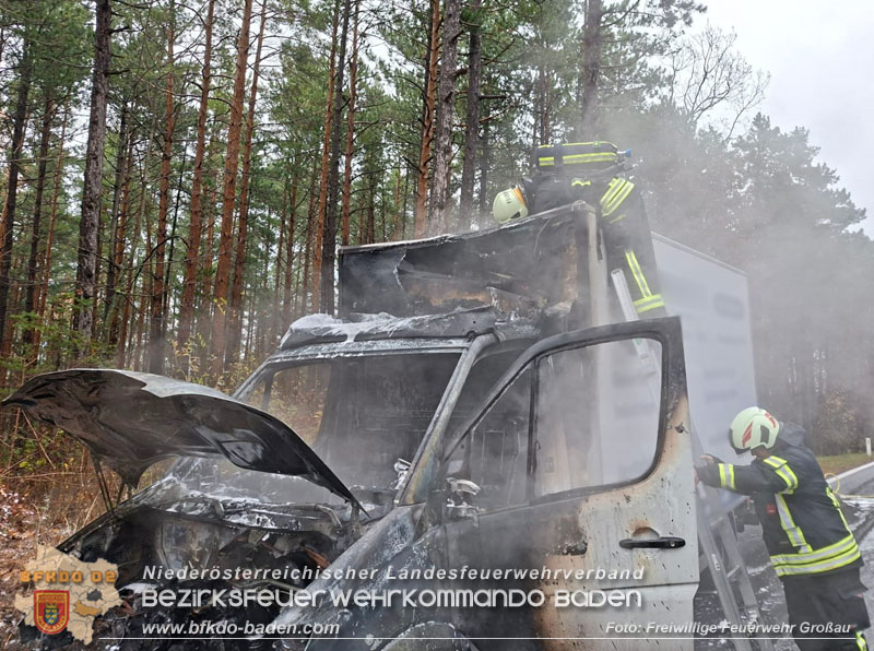 20251117_Kleintransporter geriet auf der B212 bei Groau in Brand  Foto: FF Groau