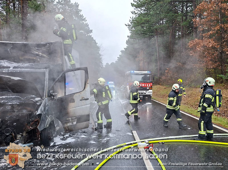 20251117_Kleintransporter geriet auf der B212 bei Groau in Brand  Foto: FF Groau