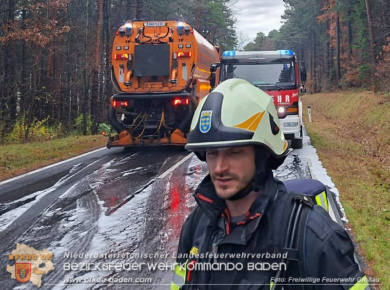 20251117_Kleintransporter geriet auf der B212 bei Groau in Brand  Foto: FF Groau