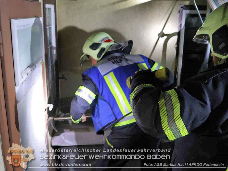 20251120_Wohnhausbrand in Enzesfeld Foto: ASB Markus Hackl BFK Presseteam 20251120_Wohnhausbrand in Enzesfeld Foto: ASB Markus Hackl BFK Presseteam