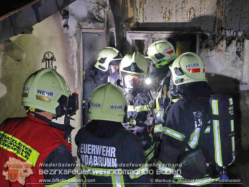 20251120_Wohnhausbrand in Enzesfeld Foto: ASB Markus Hackl BFK Presseteam 20251120_Wohnhausbrand in Enzesfeld Foto: ASB Markus Hackl BFK Presseteam
