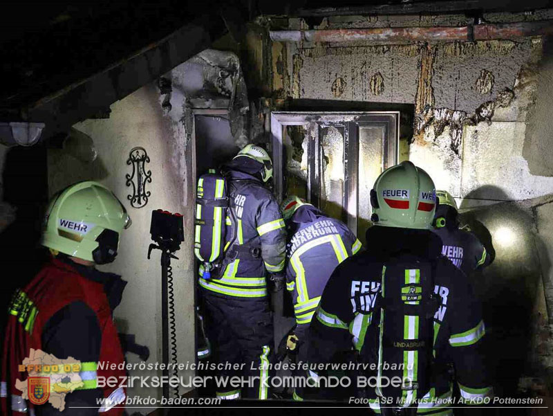 20251120_Wohnhausbrand in Enzesfeld Foto: ASB Markus Hackl BFK Presseteam 20251120_Wohnhausbrand in Enzesfeld Foto: ASB Markus Hackl BFK Presseteam
