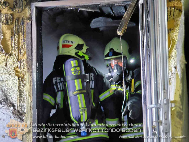 20251120_Wohnhausbrand in Enzesfeld Foto: ASB Markus Hackl BFK Presseteam 20251120_Wohnhausbrand in Enzesfeld Foto: ASB Markus Hackl BFK Presseteam