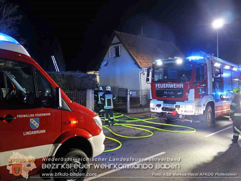 20251120_Wohnhausbrand in Enzesfeld Foto: ASB Markus Hackl BFK Presseteam 20251120_Wohnhausbrand in Enzesfeld Foto: ASB Markus Hackl BFK Presseteam