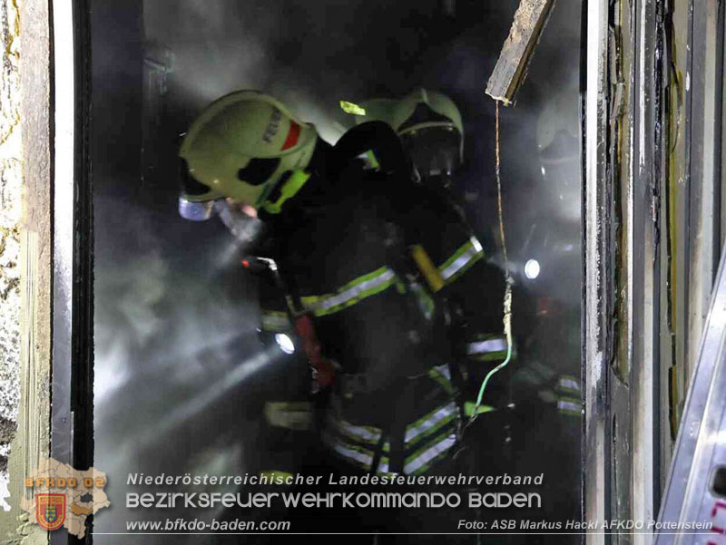 20251120_Wohnhausbrand in Enzesfeld Foto: ASB Markus Hackl BFK Presseteam 20251120_Wohnhausbrand in Enzesfeld Foto: ASB Markus Hackl BFK Presseteam