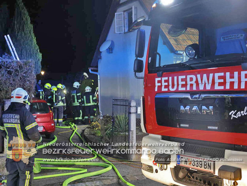 20251120_Wohnhausbrand in Enzesfeld Foto: ASB Markus Hackl BFK Presseteam 20251120_Wohnhausbrand in Enzesfeld Foto: ASB Markus Hackl BFK Presseteam