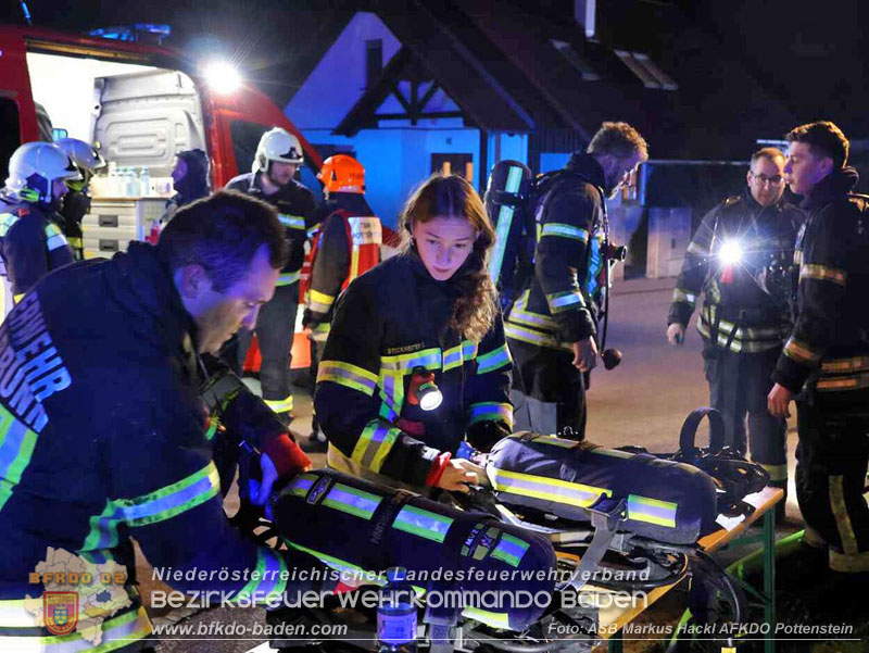 20251120_Wohnhausbrand in Enzesfeld Foto: ASB Markus Hackl BFK Presseteam 20251120_Wohnhausbrand in Enzesfeld Foto: ASB Markus Hackl BFK Presseteam