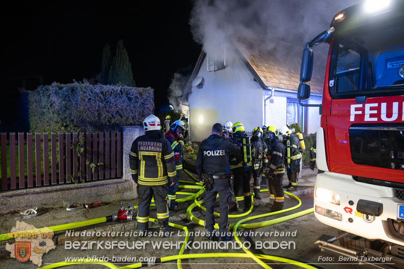 20251120_Wohnhausbrand in Enzesfeld Foto: Bernd Taxberger BFK Presseteam 20251120_Wohnhausbrand in Enzesfeld Foto: Bernd Taxberger BFK Presseteam