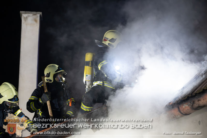 20251120_Wohnhausbrand in Enzesfeld Foto: Bernd Taxberger BFK Presseteam 20251120_Wohnhausbrand in Enzesfeld Foto: Bernd Taxberger BFK Presseteam