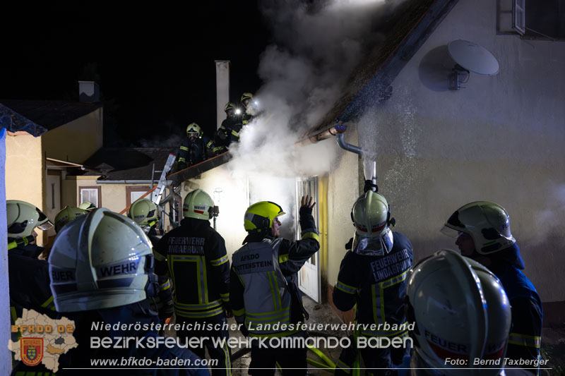 20251120_Wohnhausbrand in Enzesfeld Foto: Bernd Taxberger BFK Presseteam 20251120_Wohnhausbrand in Enzesfeld Foto: Bernd Taxberger BFK Presseteam