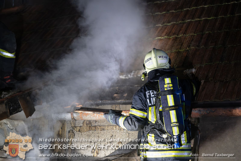 20251120_Wohnhausbrand in Enzesfeld Foto: Bernd Taxberger BFK Presseteam 20251120_Wohnhausbrand in Enzesfeld Foto: Bernd Taxberger BFK Presseteam