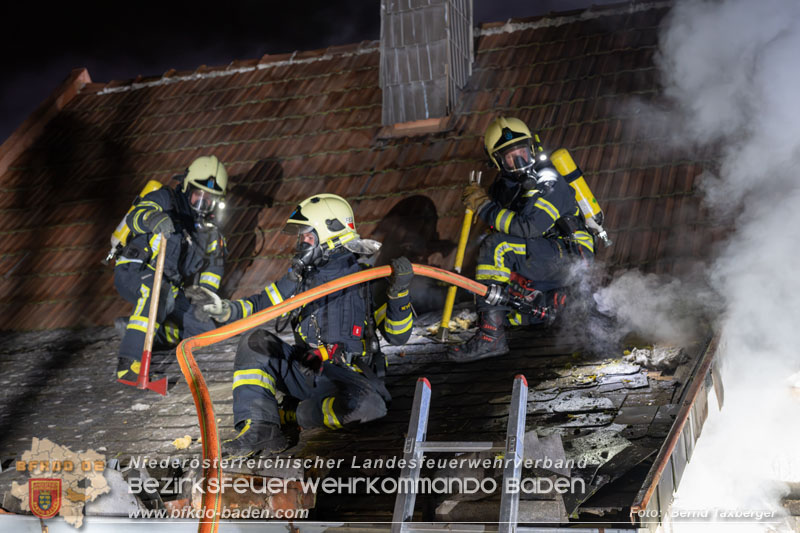 20251120_Wohnhausbrand in Enzesfeld Foto: Bernd Taxberger BFK Presseteam 20251120_Wohnhausbrand in Enzesfeld Foto: Bernd Taxberger BFK Presseteam
