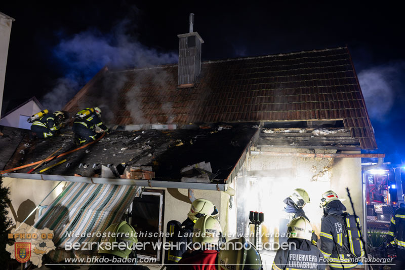 20251120_Wohnhausbrand in Enzesfeld Foto: Bernd Taxberger BFK Presseteam 20251120_Wohnhausbrand in Enzesfeld Foto: Bernd Taxberger BFK Presseteam