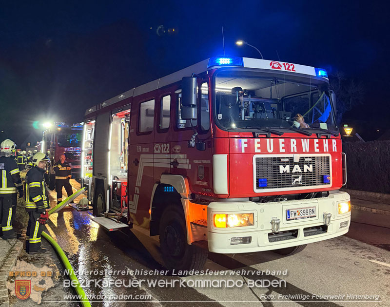 20251120_Wohnhausbrand in Enzesfeld Foto: Freiwillige Feuerwehr Hirtenberg 20251120_Wohnhausbrand in Enzesfeld Foto: Freiwillige Feuerwehr Hirtenberg