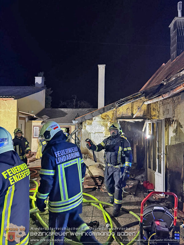 20251120_Wohnhausbrand in Enzesfeld Foto: Freiwillige Feuerwehr Hirtenberg 20251120_Wohnhausbrand in Enzesfeld Foto: Freiwillige Feuerwehr Hirtenberg