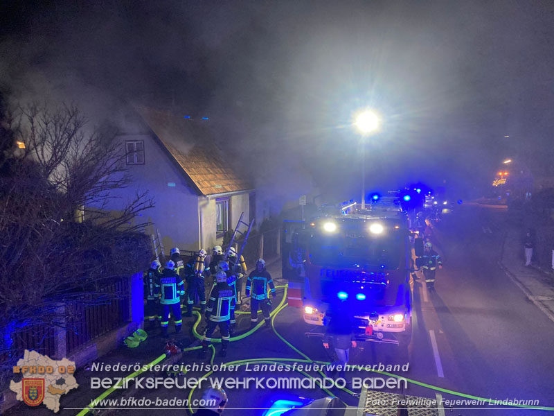 20251120_Wohnhausbrand in Enzesfeld Foto: Freiwillige Feuerwehr Lindabrunn 20251120_Wohnhausbrand in Enzesfeld Foto: Freiwillige Feuerwehr Lindabrunn