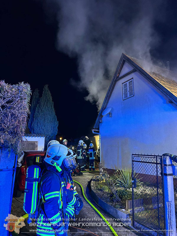 20251120_Wohnhausbrand in Enzesfeld Foto: Freiwillige Feuerwehr Lindabrunn 20251120_Wohnhausbrand in Enzesfeld Foto: Freiwillige Feuerwehr Lindabrunn