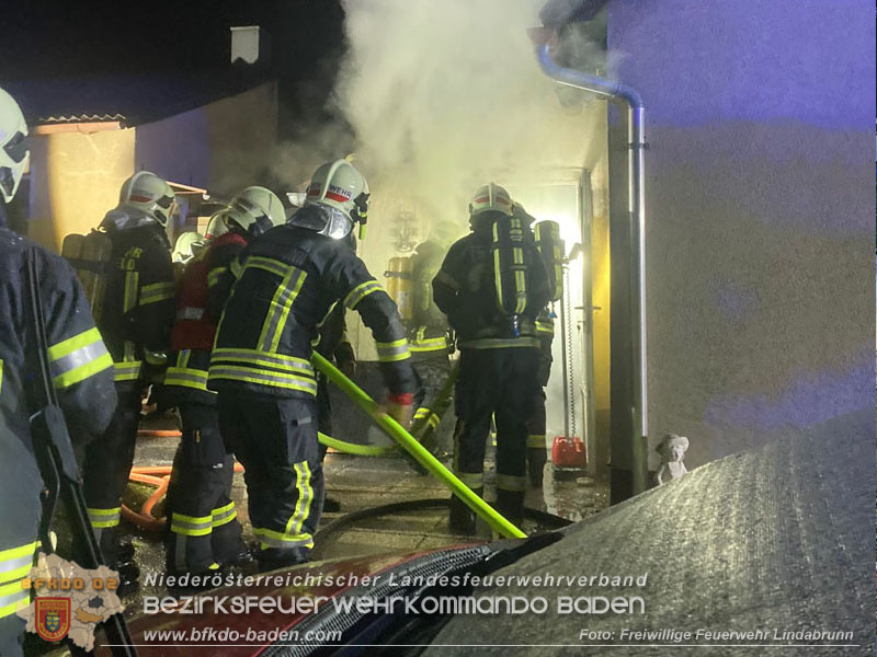 20251120_Wohnhausbrand in Enzesfeld Foto: Freiwillige Feuerwehr Lindabrunn 20251120_Wohnhausbrand in Enzesfeld Foto: Freiwillige Feuerwehr Lindabrunn