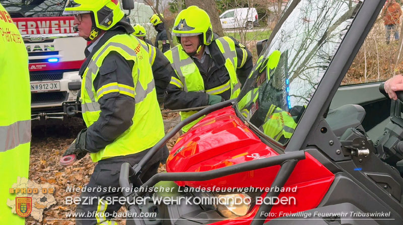20251127_Person in Tribuswinkel unter Baum eingeklemmt - Feuerwehr kann Mann retten Foto: Thomas Rsach FF Tribuswinkel 20251127_Person in Tribuswinkel unter Baum eingeklemmt - Feuerwehr kann Mann retten Foto: Thomas Rsach FF Tribuswinkel