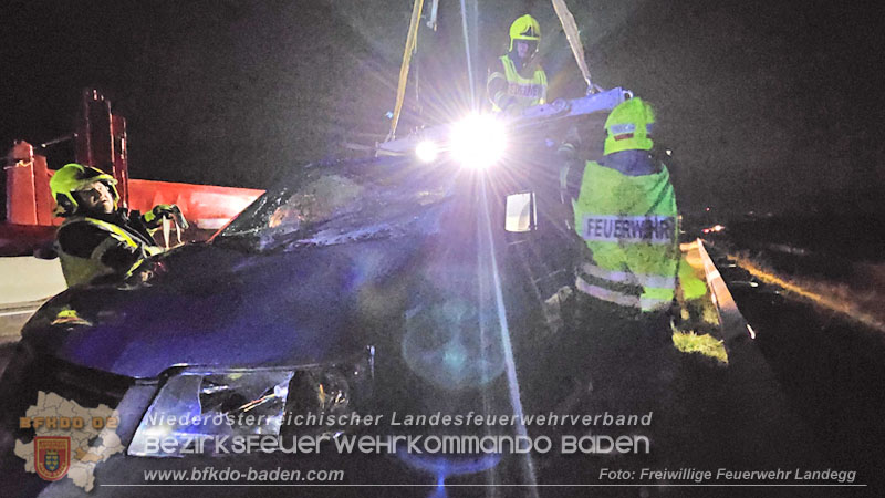 20251205_Verkehrsunfall auf der A3 bei Pottendorf  Foto: FF Landegg